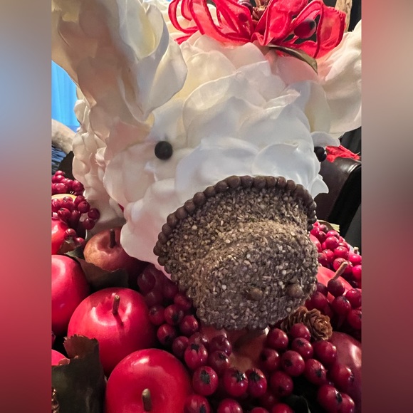 Vintage XL Artisan Rose Petal Christmas Pig in festive basket Faux Floral - Picture 15 of 16